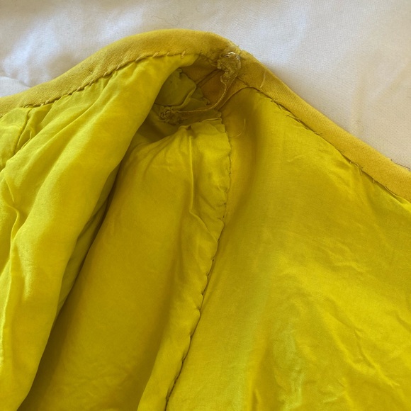 😍 Vtg Canary Yellow Silk & Beaded Top - Picture 7 of 11
